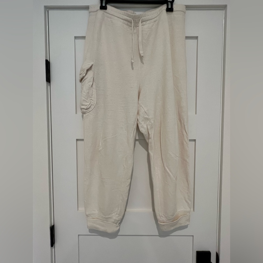 Wilt brand cream colored cargo joggers size LARGE